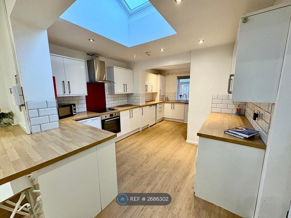 Property photo 3 of 31