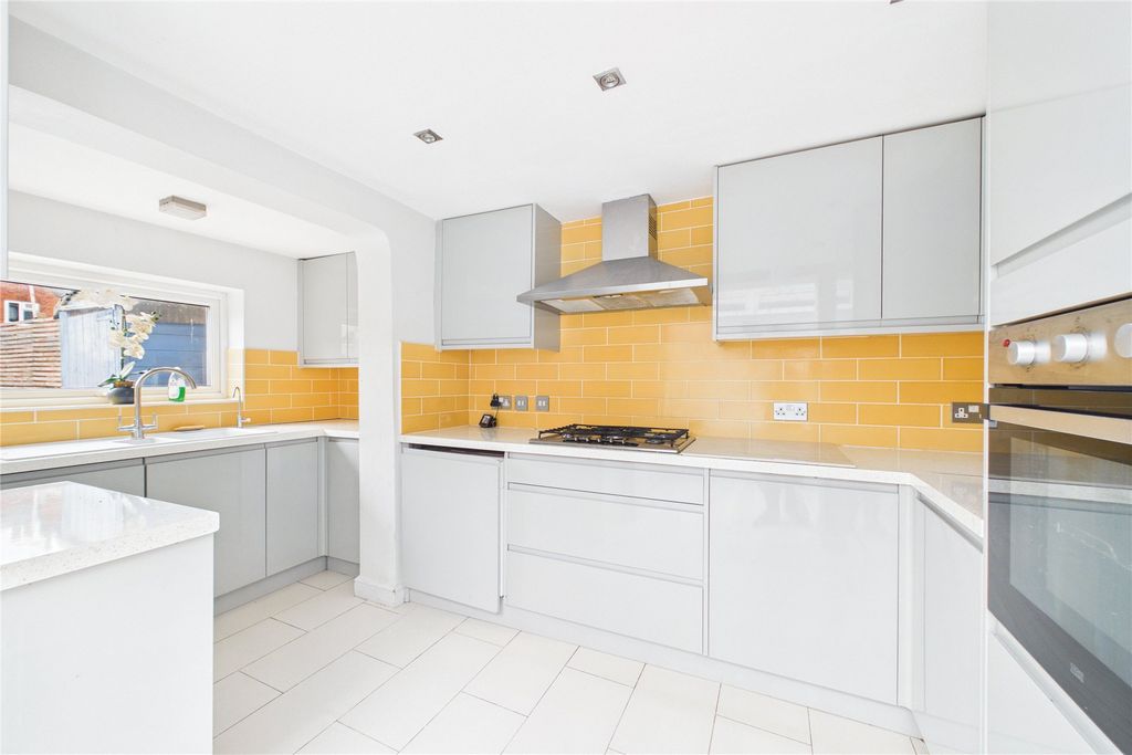 Property photo 3 of 9 Picture No. 04