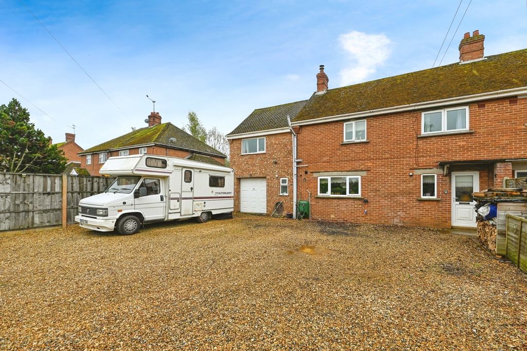 Property photo 1 of 17 Picture No. 02