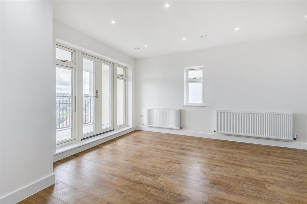 Property photo 3 of 6 114533_Flat 4 8 Coulsdon Road (11).Jpg
