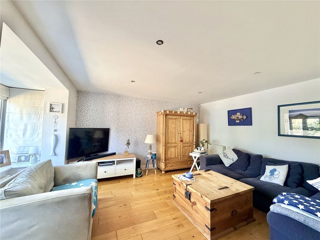 Property photo 2 of 17 Sitting Room