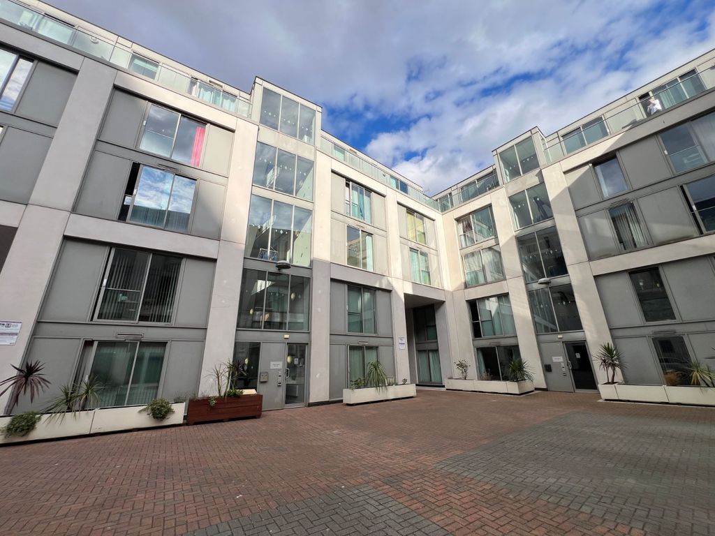 Property photo 1 of 11 Picture No. 23