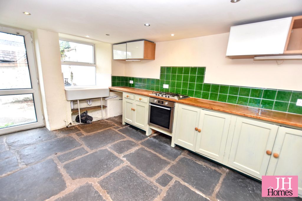 Property photo 2 of 24
