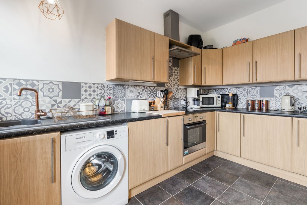 Additional image 6 of 2 bed flat for saleAlmond Street, Grangemouth FK3