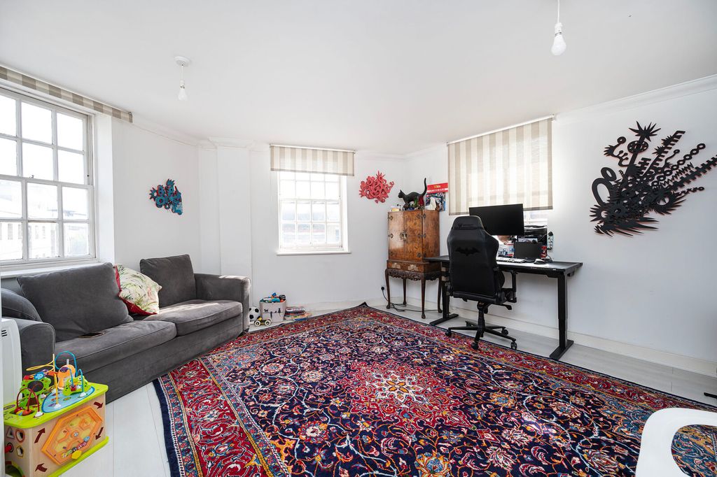 Property photo 2 of 13