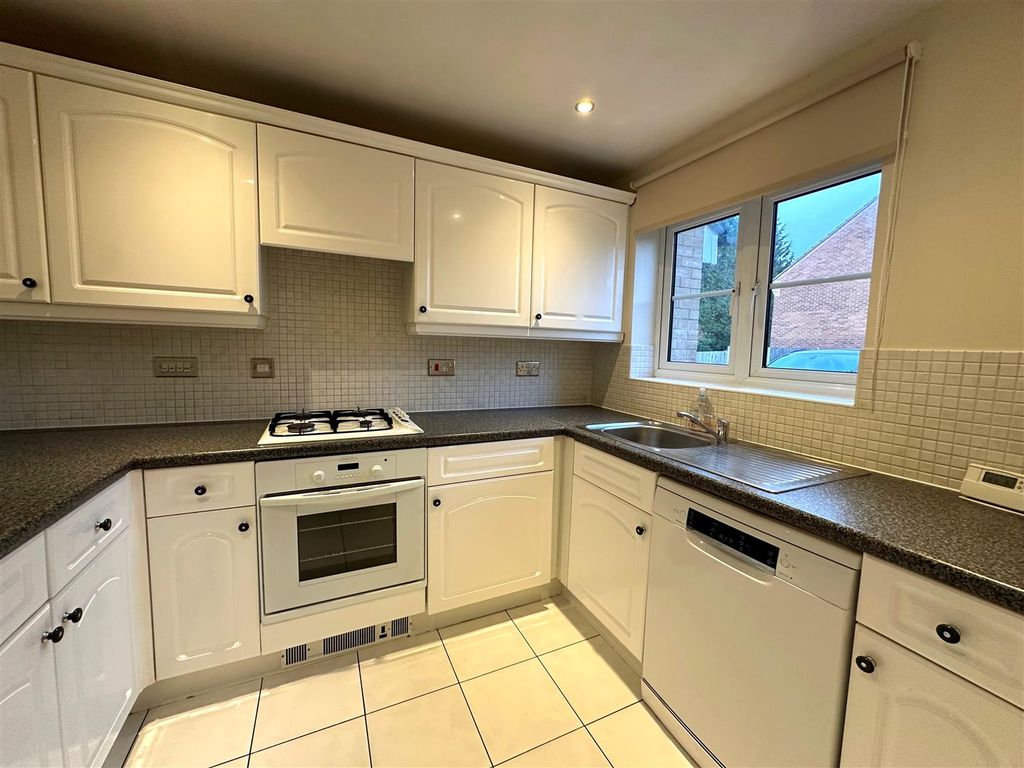 Property photo 3 of 9 Coopers Estate Agents