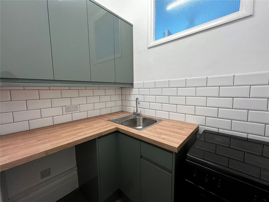 Property photo 2 of 6 Picture No. 09