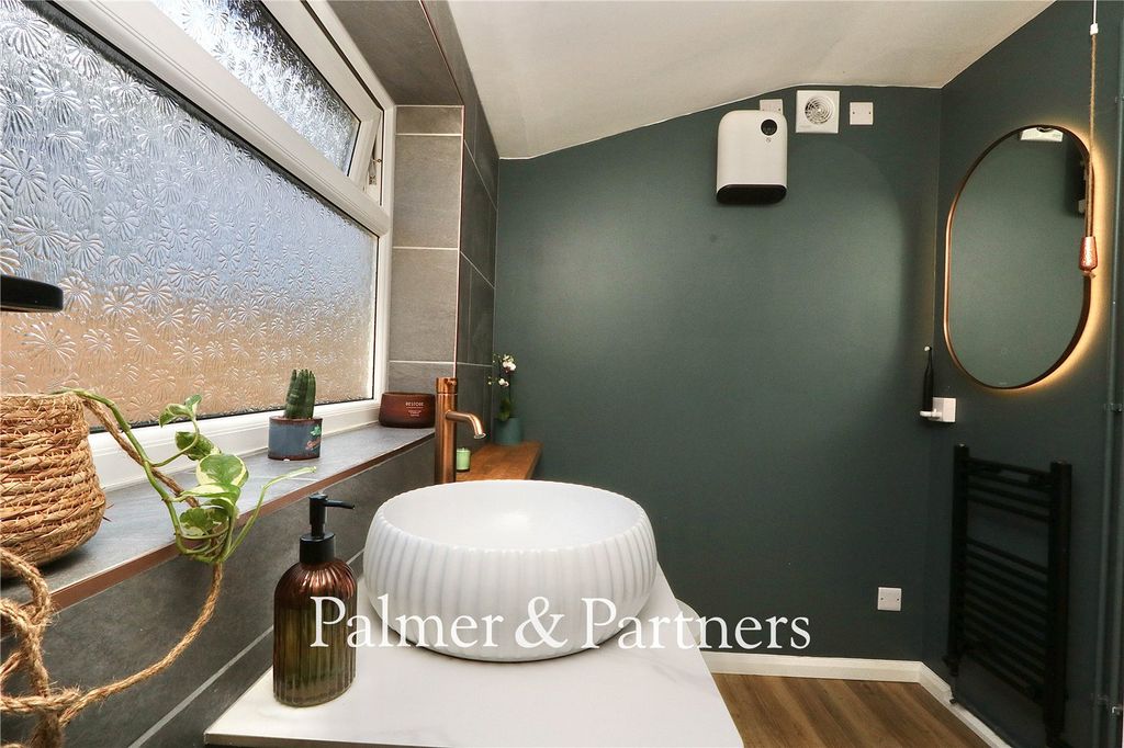 Property photo 2 of 24 Picture No. 04