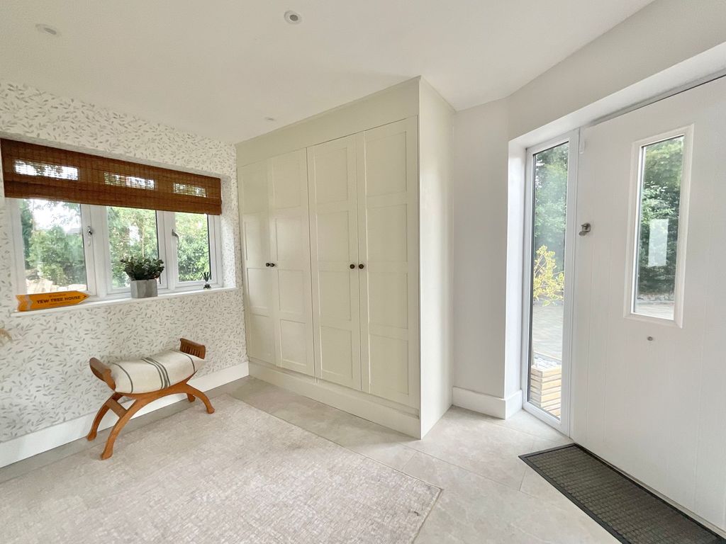 Property photo 2 of 34