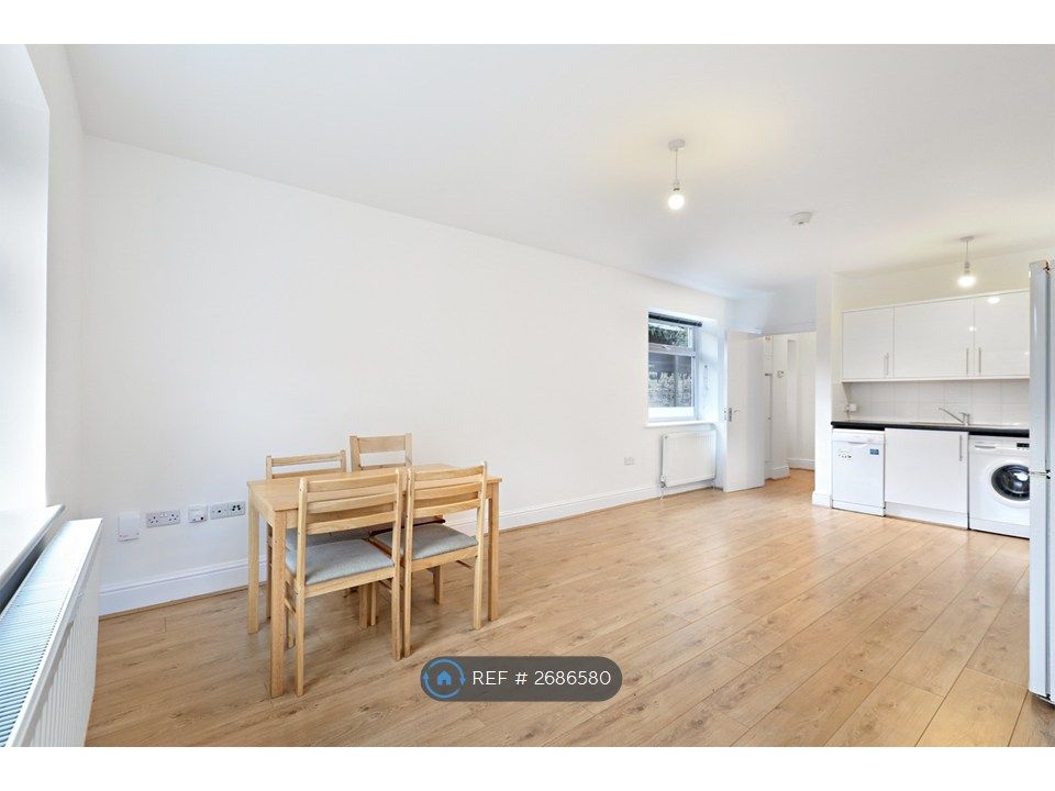 Property photo 2 of 7 Kitchen / Living Room