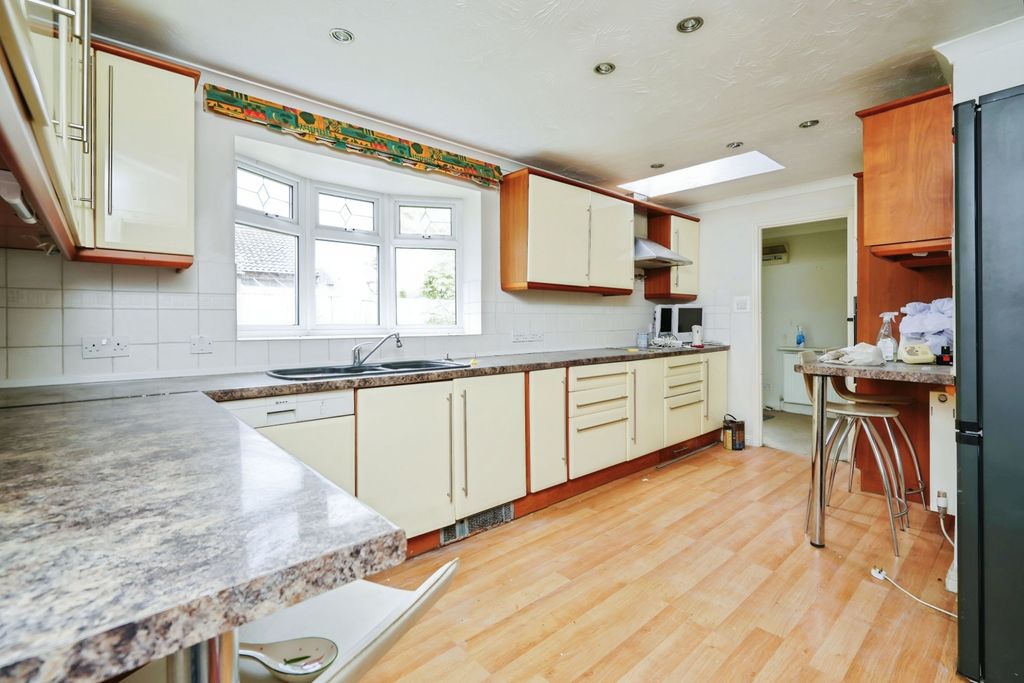 Property photo 2 of 20 10 Helwys Place, Kidlington, Oxfordshire, Ox5 2Xu