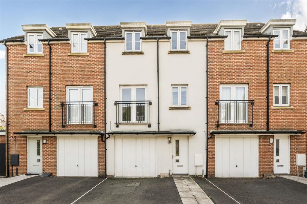 Property photo 1 of 21 1350561-20-68c96619F1A43.Jpg