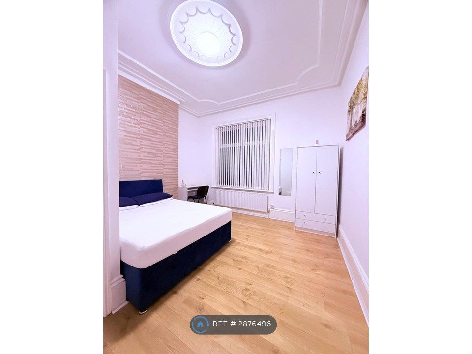 Property photo 1 of 13 Room 2
