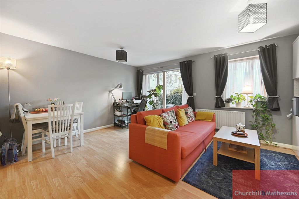 Property photo 3 of 9