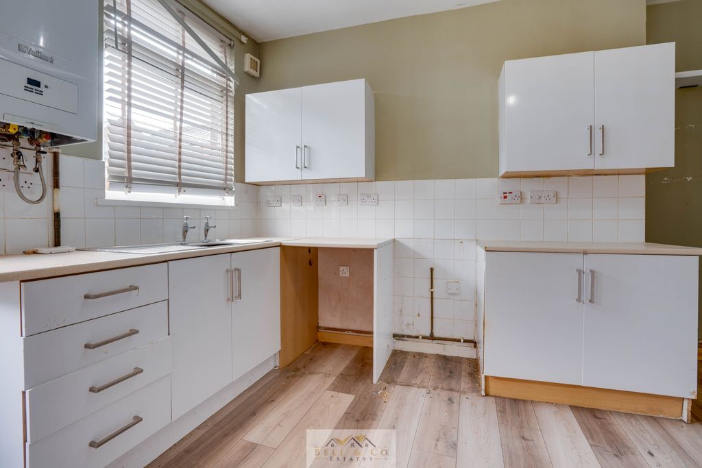 Property photo 3 of 16