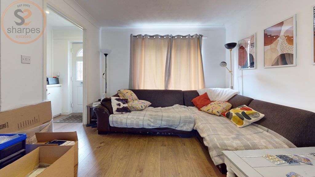 Property photo 2 of 17 212-North-Road-Bedroom 2