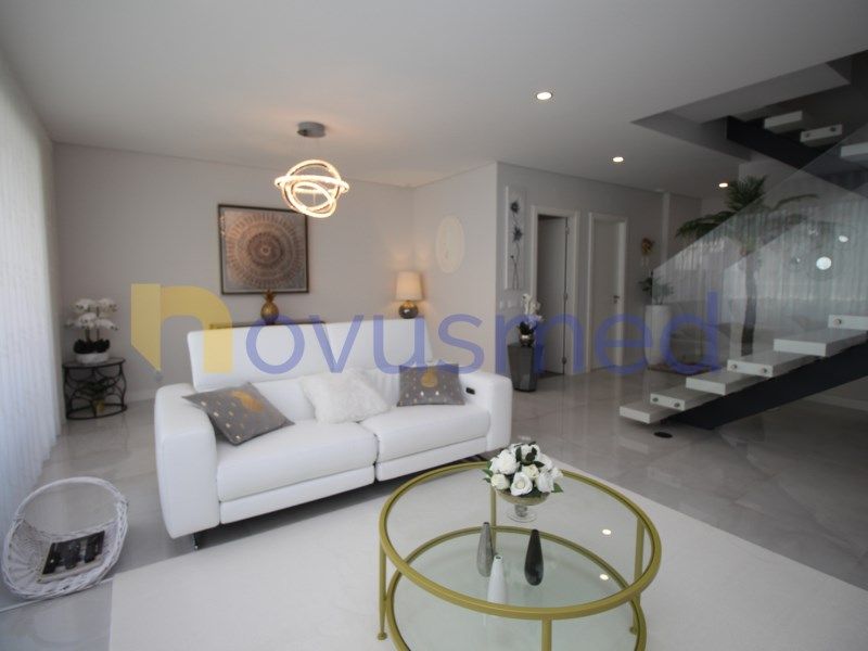 Property photo 1 of 40