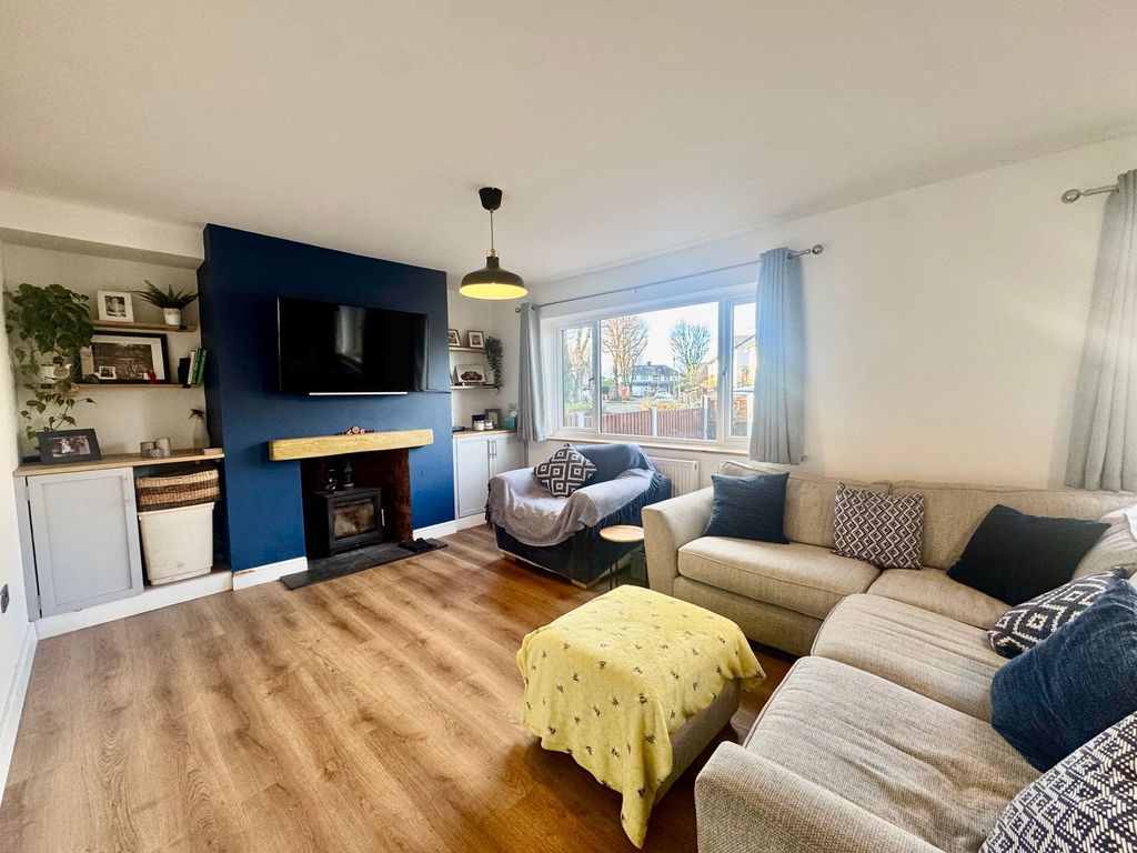 Property photo 2 of 46