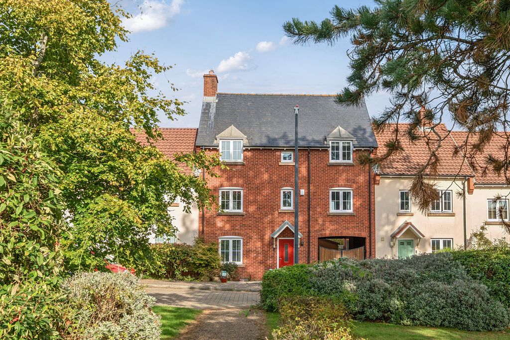 Property photo 1 of 23