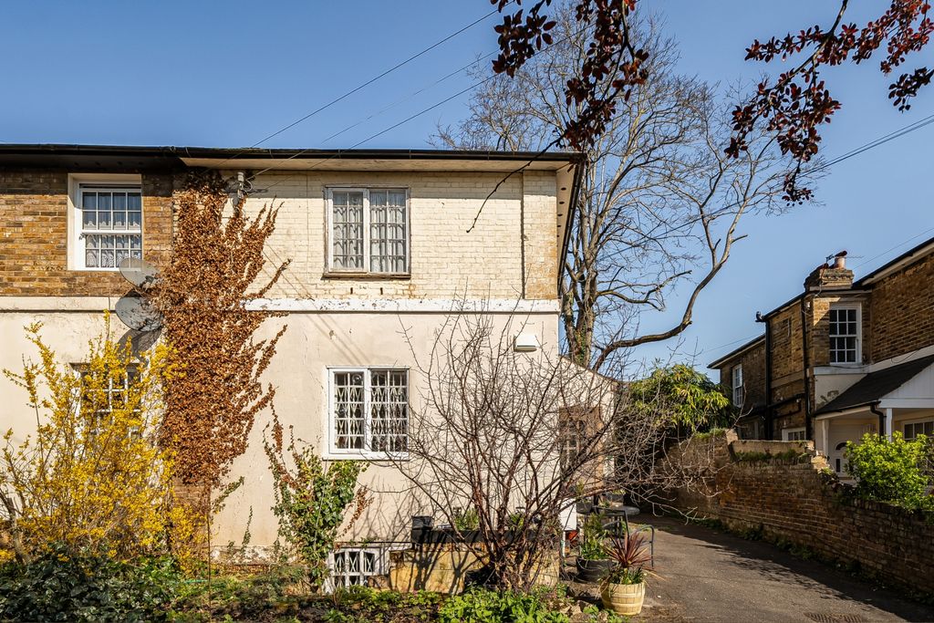 Property photo 1 of 18 Photo 2