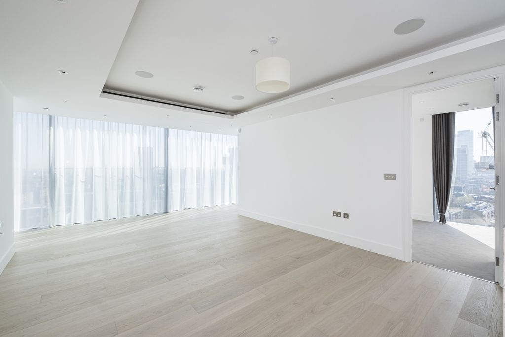 Property photo 1 of 30 Carrara Tower