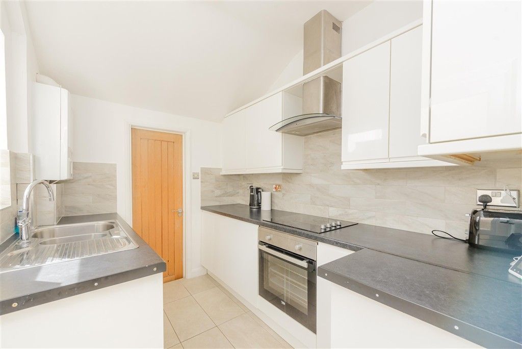 Property photo 2 of 9 Kitchen