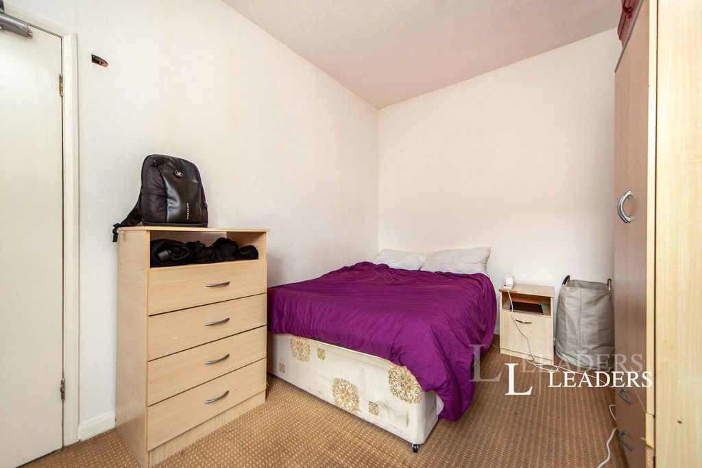 Property photo 1 of 5 Bedroom