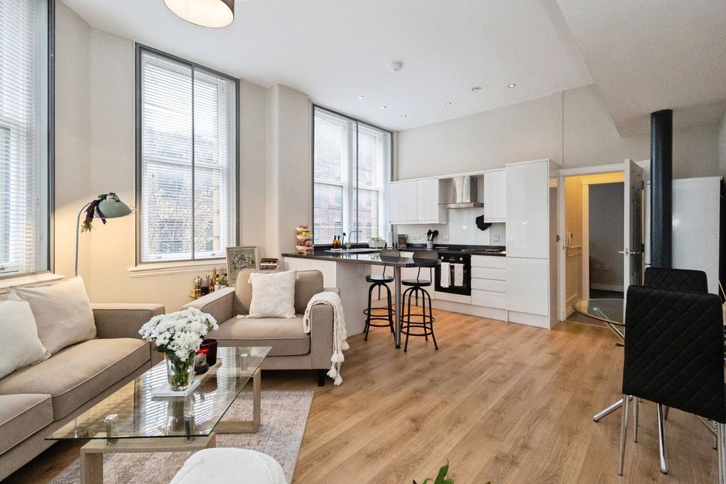 Property photo 3 of 14 Pbox-Img.Jpg