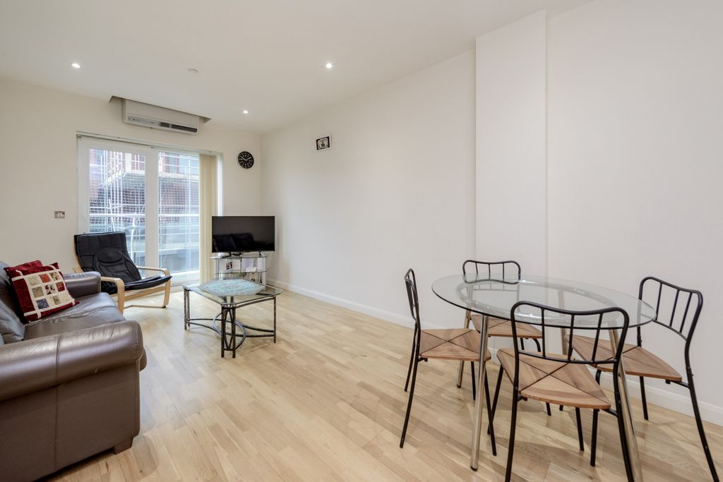 Property photo 2 of 8