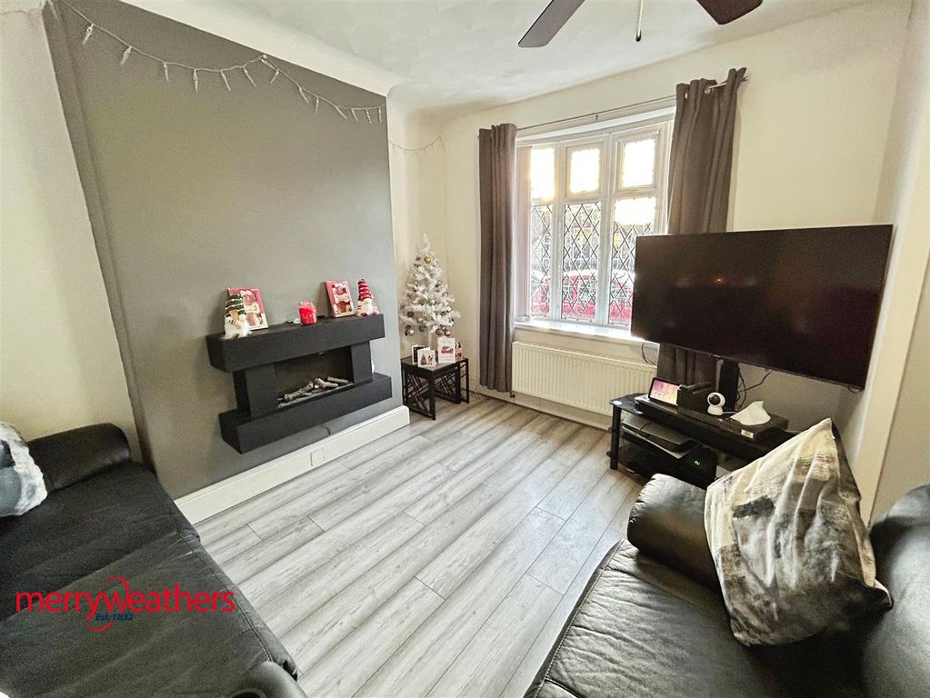 Property photo 2 of 12 Lounge