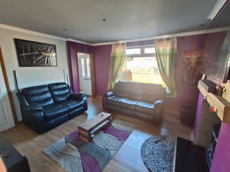 Property photo 3 of 15 Lounge