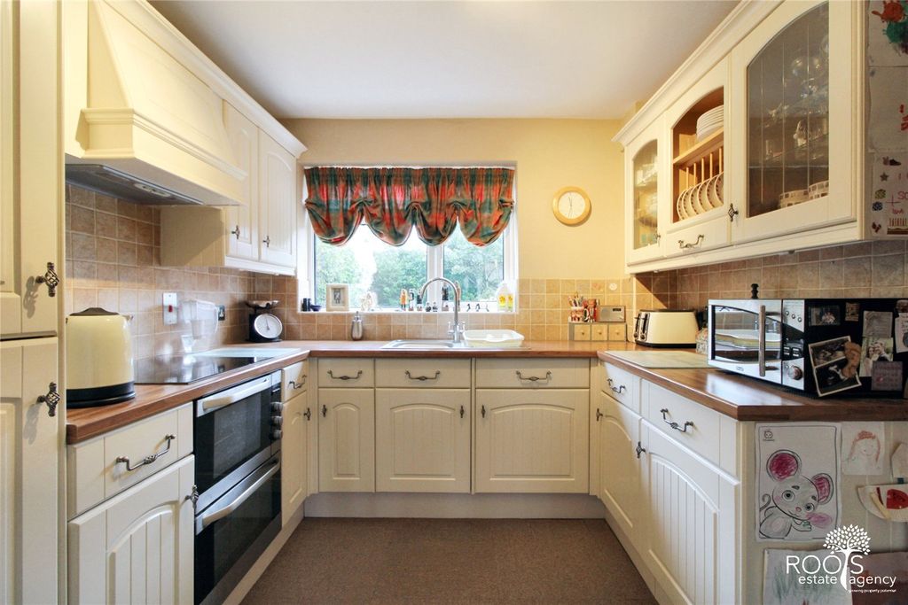 Property photo 2 of 15 Picture No. 04