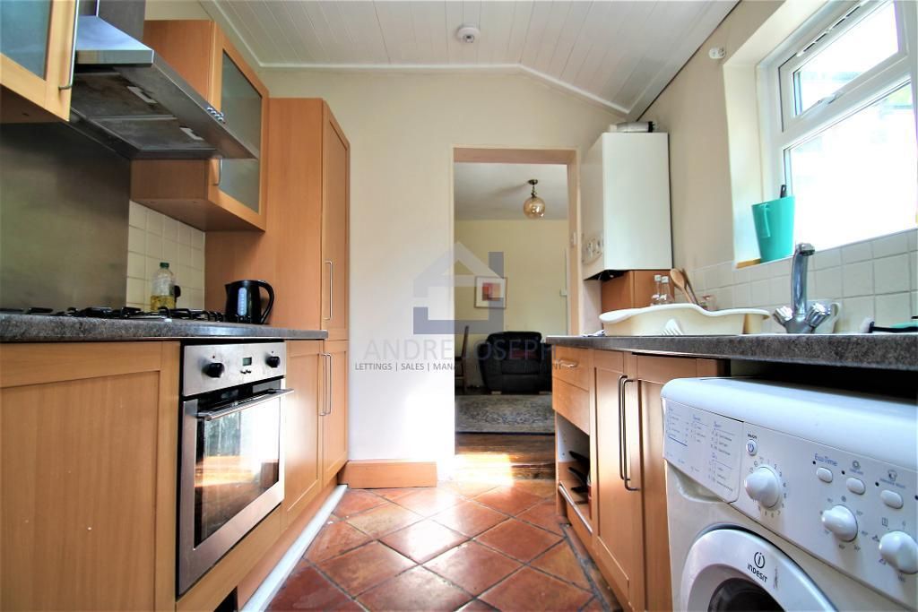 Property photo 2 of 9 Kitchen