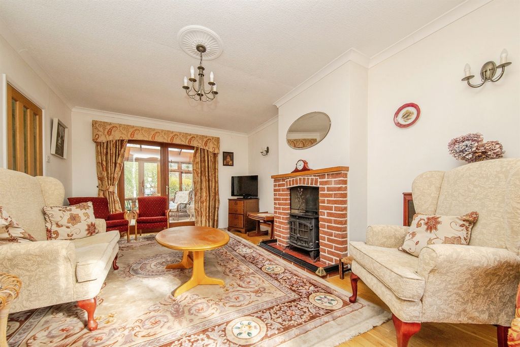 Property photo 2 of 23