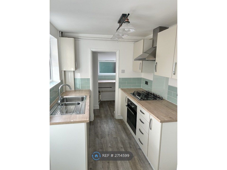 Property photo 1 of 7 Kichen