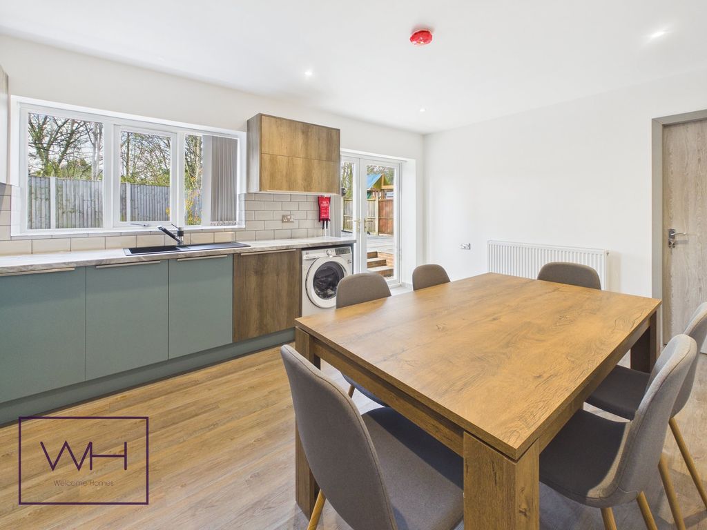 Property photo 3 of 15 Cam04980G0-Pr0127-Still003