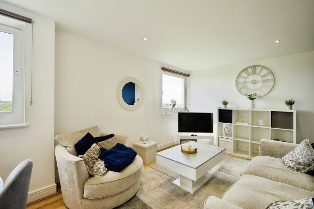 Property photo 3 of 19 Pbox-Img.Jpg
