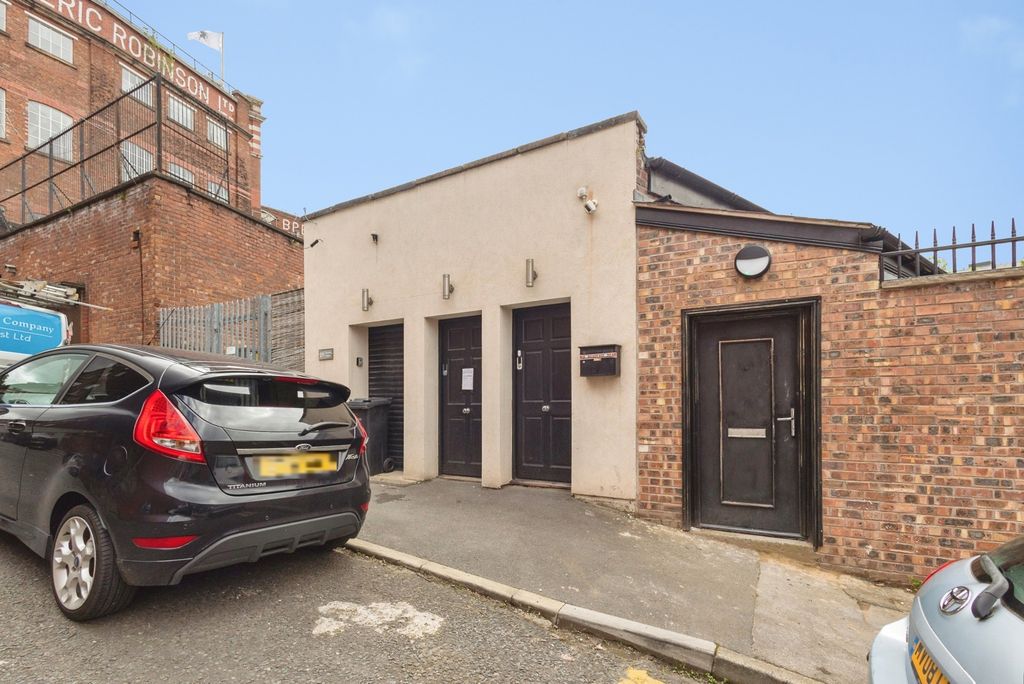 Property photo 1 of 18 Pbox-Img.Jpg