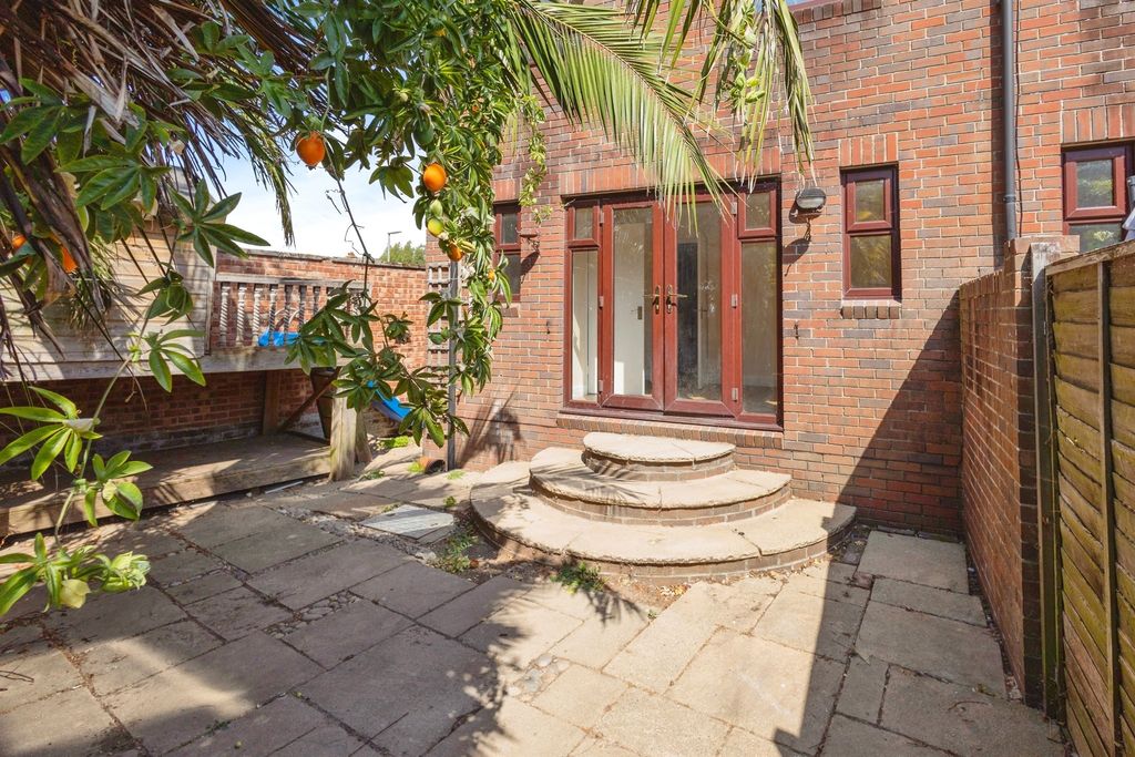 Property photo 3 of 16