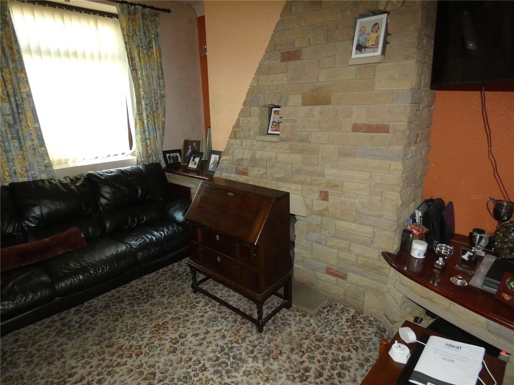 Property photo 3 of 8 Living Room