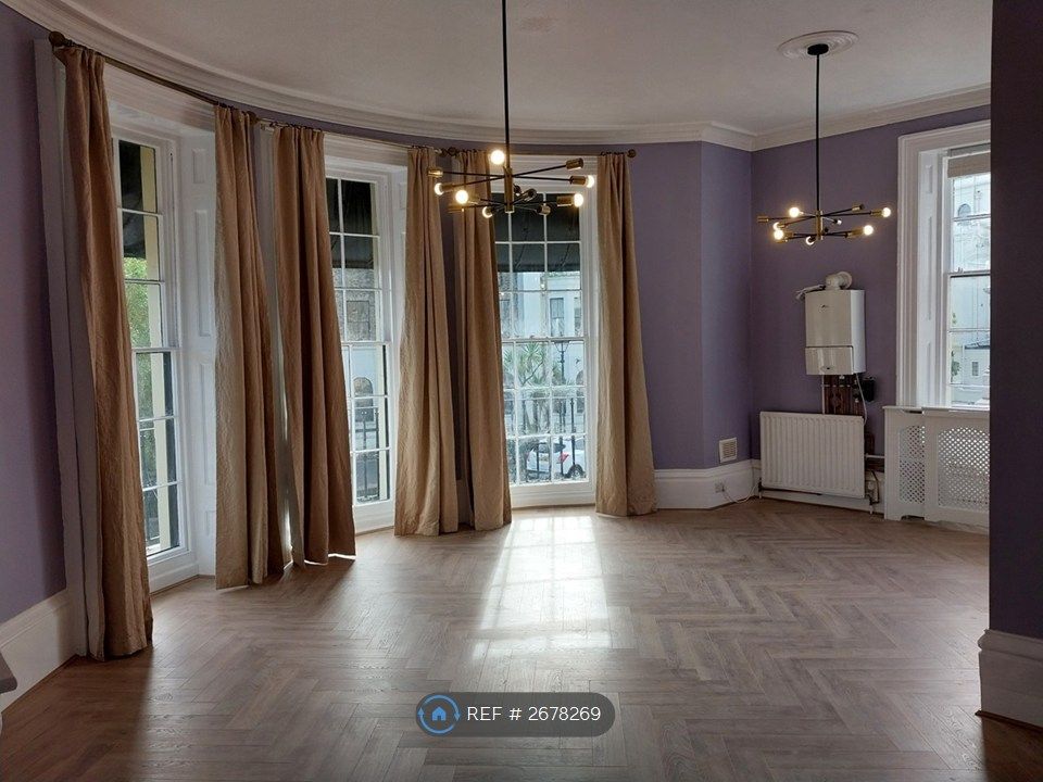 Property photo 1 of 9 Living Room