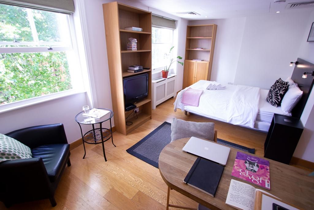 Property photo 1 of 5 Studio To Rent