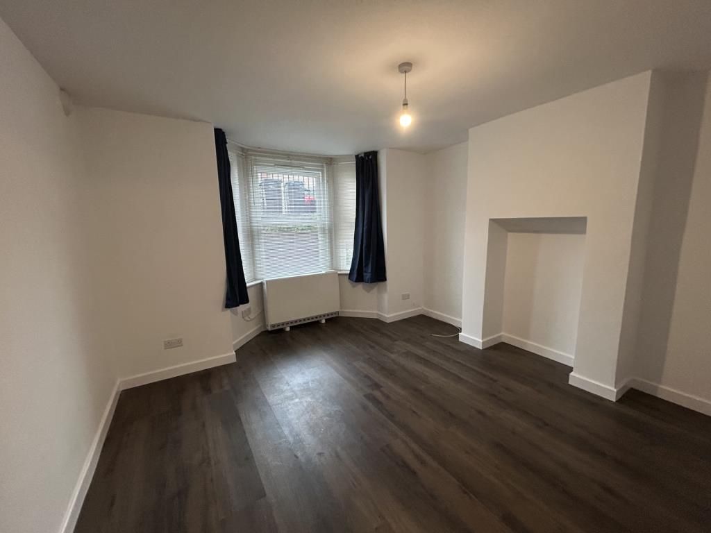 Property photo 2 of 6 1