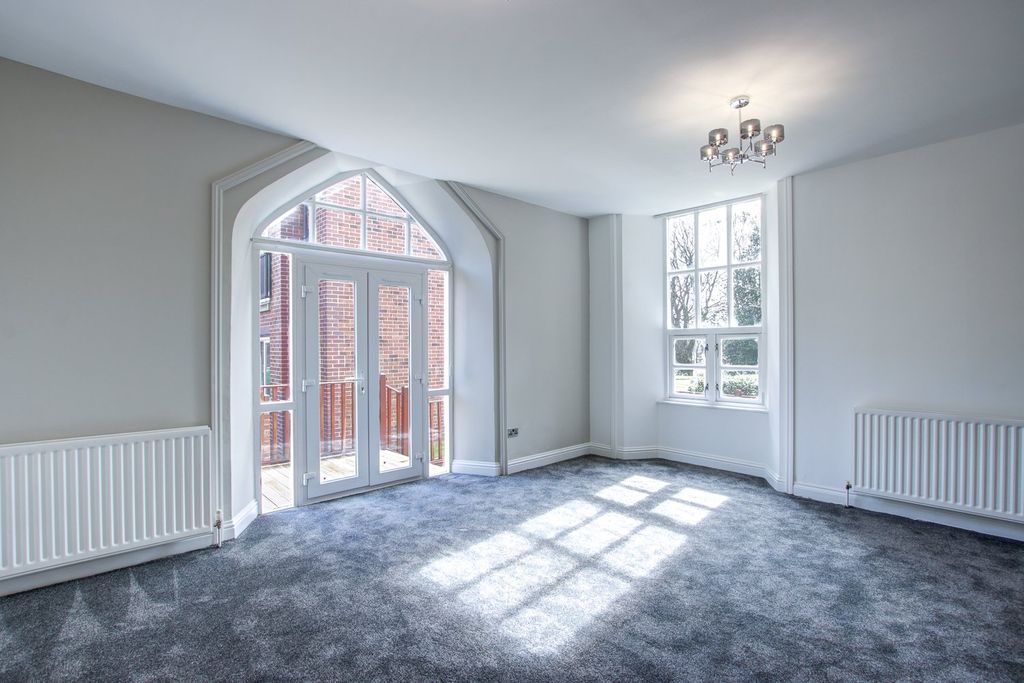 Property photo 2 of 24