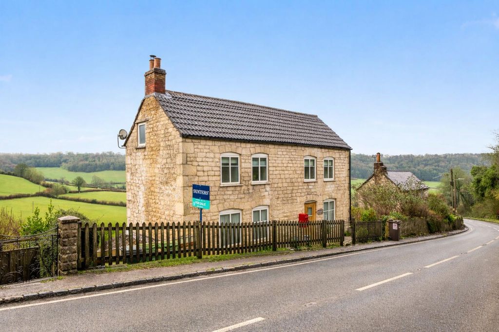 Property photo 1 of 22 Crawley Hill - Front..Jpg