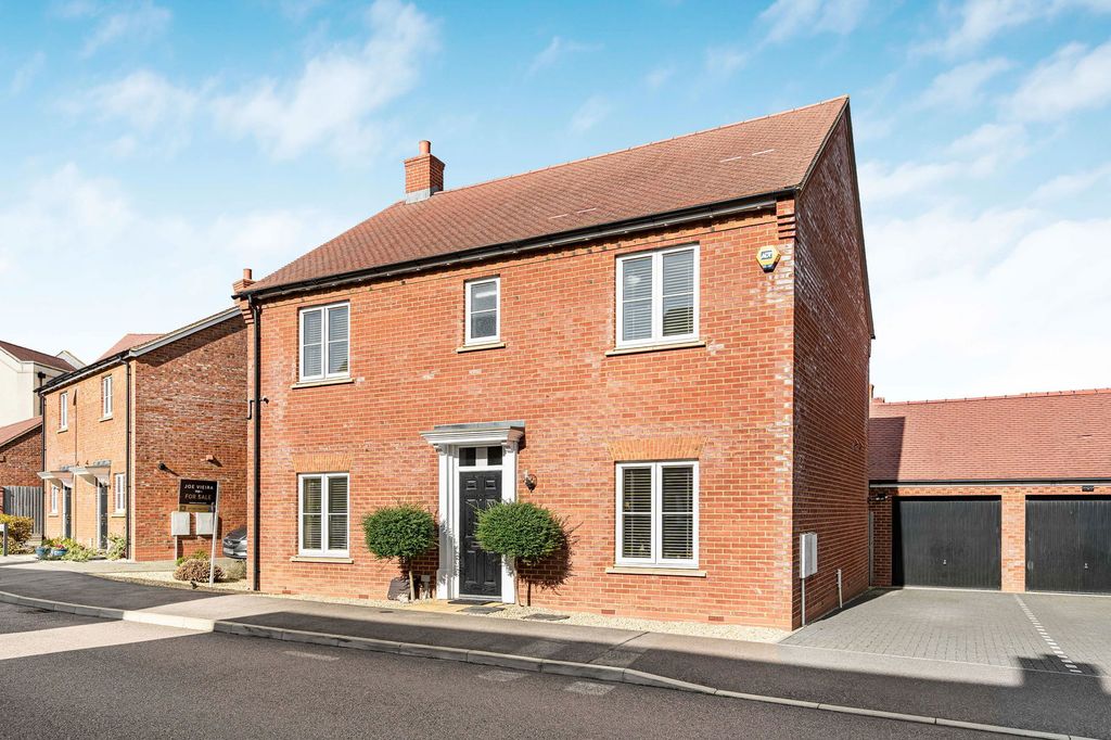 Property photo 1 of 23