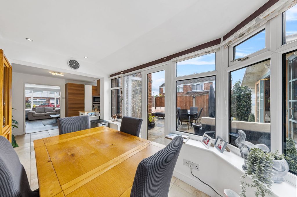 Property photo 2 of 21