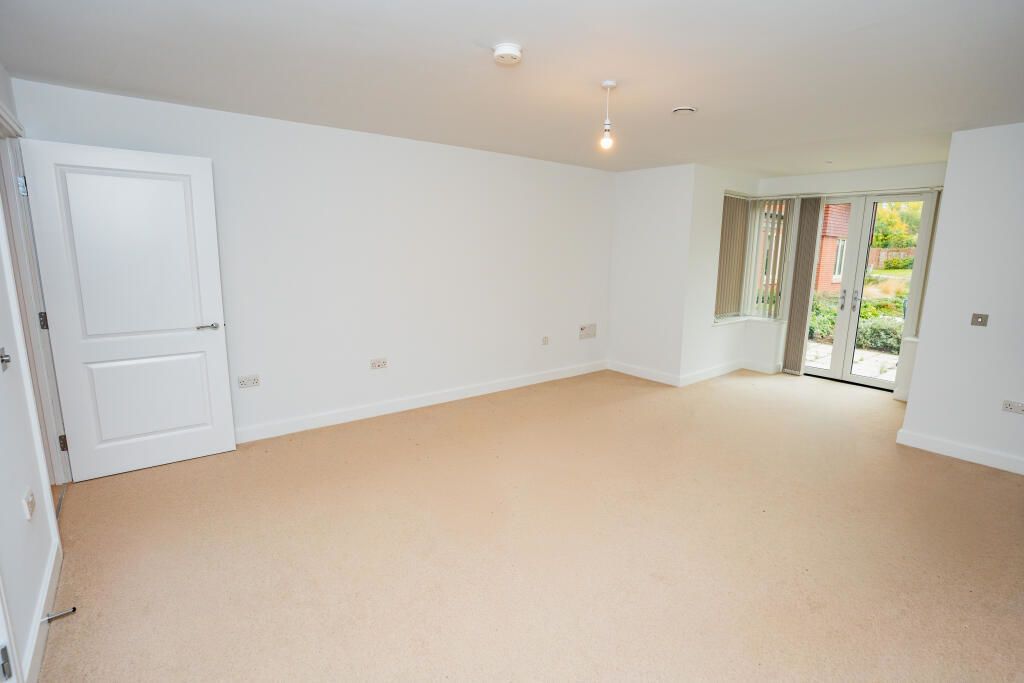 Property photo 2 of 13 Lounge