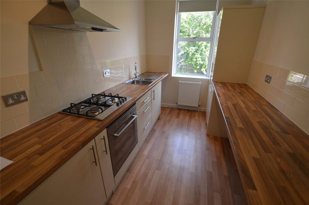 Property photo 3 of 8 Picture No. 12