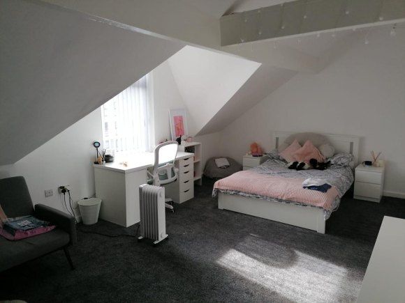 Property photo 3 of 10 38 Bedroom 5.Jpg